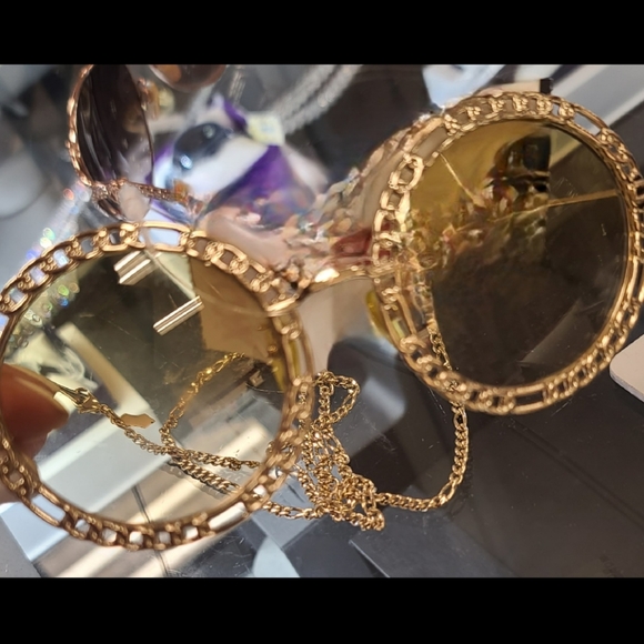 Designer sunglasses - Picture 2 of 4